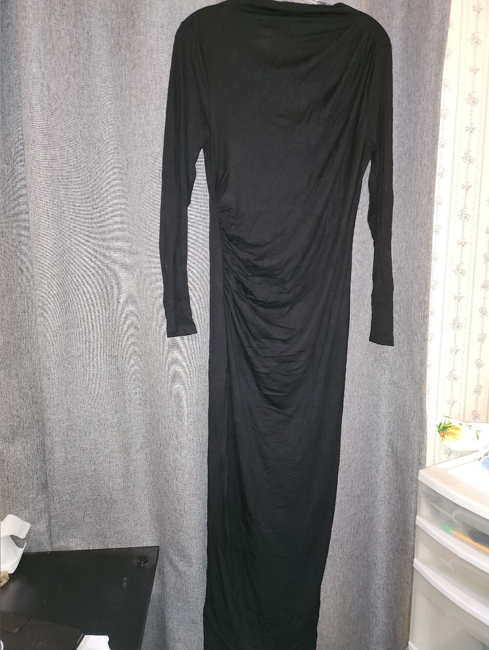 Long Sleeve Black Ruched Maxi Dress - Sleek Women's Evening Dress